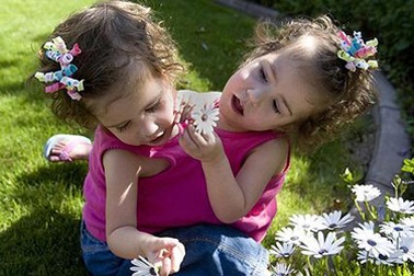 Cặp song sinh dính liền chờ phẫu thuật