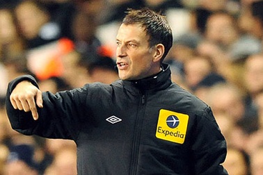 Chelsea hối hận vì đã kiện trọng tài Mark Clattenburg