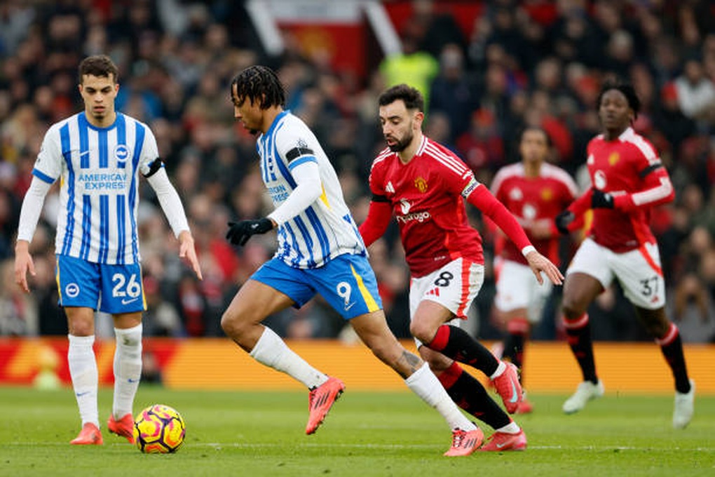 HLV Amorim: Người hâm mộ Man Utd đang trải qua ngày tháng tồi tệ - 1 HLV Amorim: Người hâm mộ Man Utd đang trải qua ngày tháng tồi tệ - 1