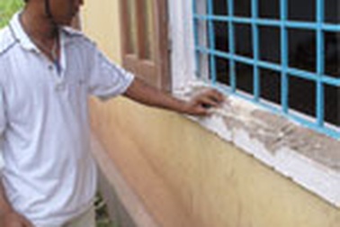 Không dám học vì sợ... trường sập