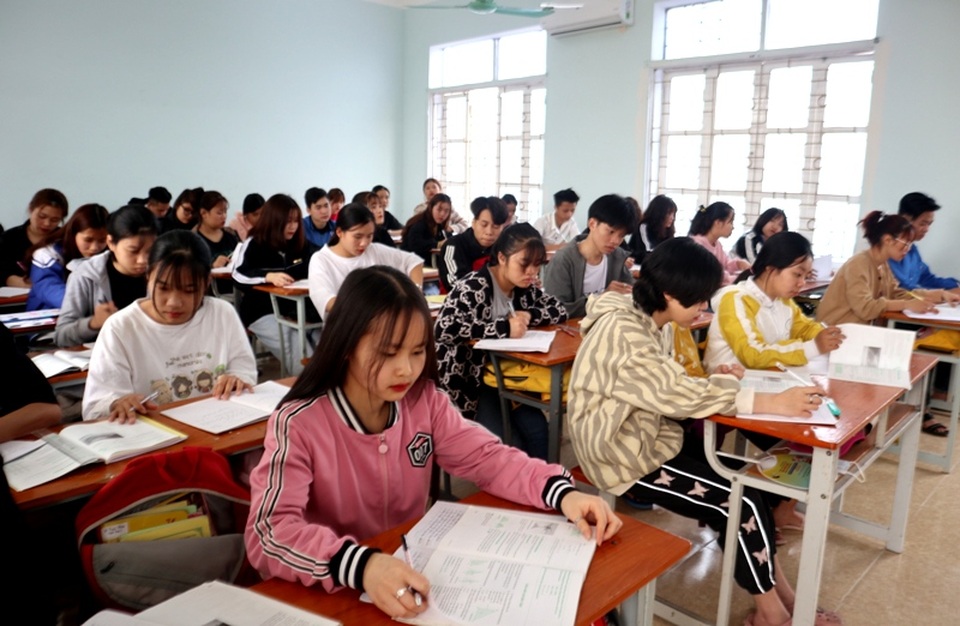 Hơn 70% HS sẽ không đăng ký học hệ 9+ khi trường nghề bị dừng dạy văn hóa? - 1 Hơn 70% HS sẽ không đăng ký học hệ 9+ khi trường nghề bị dừng dạy văn hóa? - 1