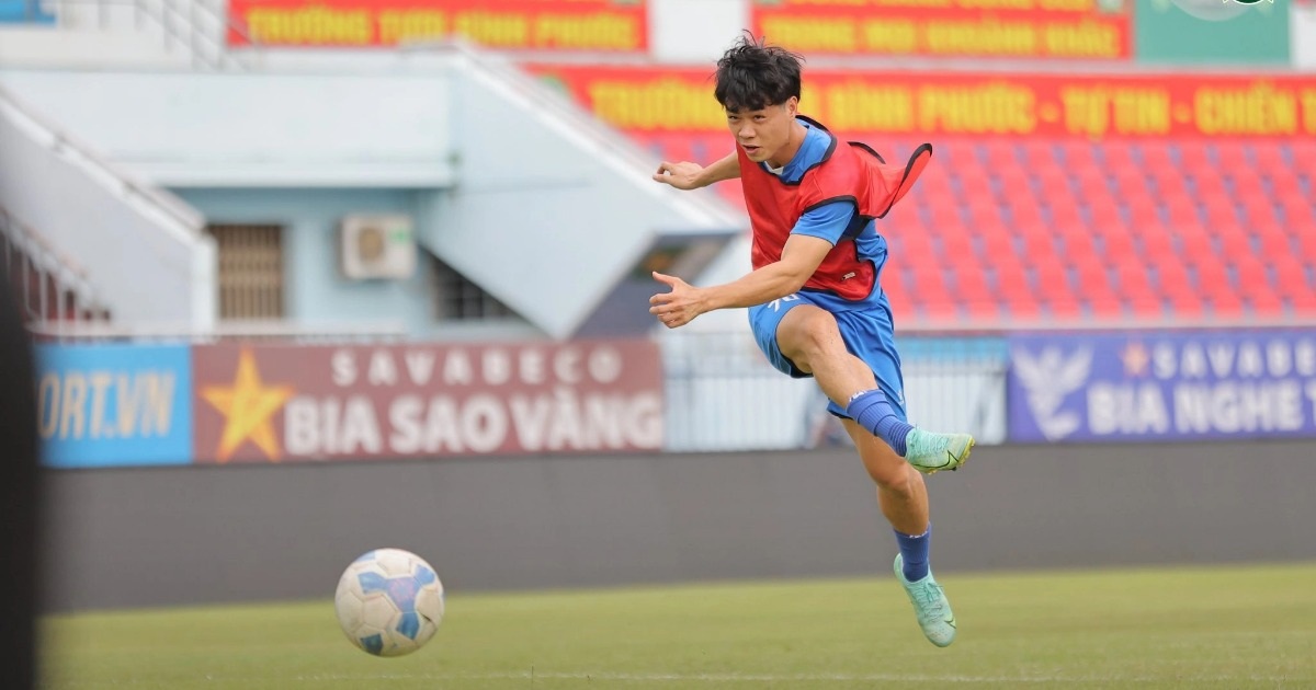 Công Phượng tái ngộ thủ môn Bùi Tiến Dũng ở trận tranh vé vớt V-League