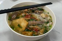 810.000 đồng bữa bún 5 người: Nhiều khách từng chịu "giá chát" ở Hạ Long