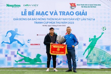 FC Dân trí giành giải phong cách Giải bóng đá Báo NTNN/Dân Việt lần thứ 14