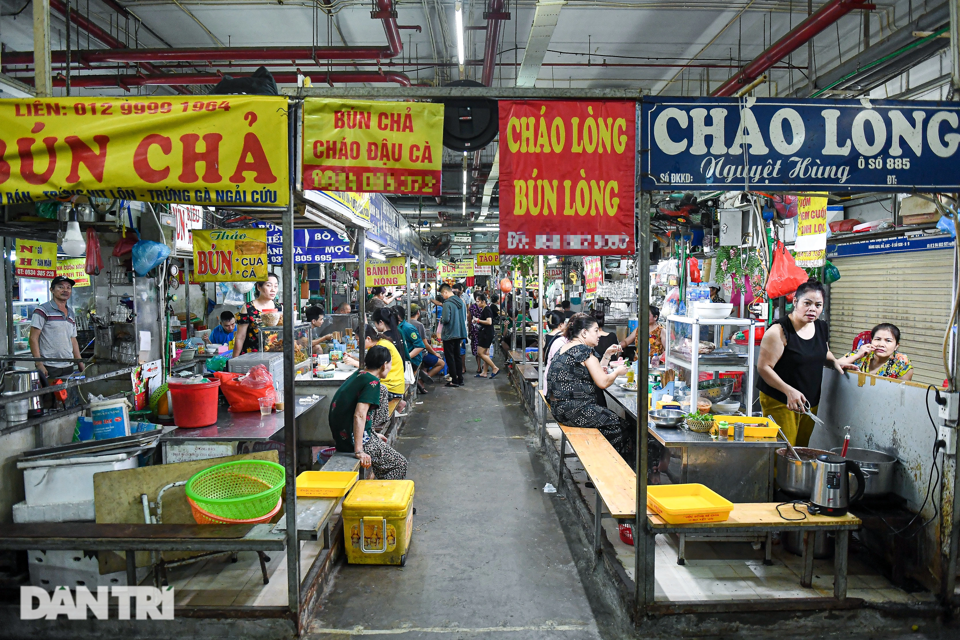 Bên trong khu chợ trăm tuổi của Hà Nội được đưa xuống lòng đất - 12 Bên trong khu chợ trăm tuổi của Hà Nội được đưa xuống lòng đất - 12
