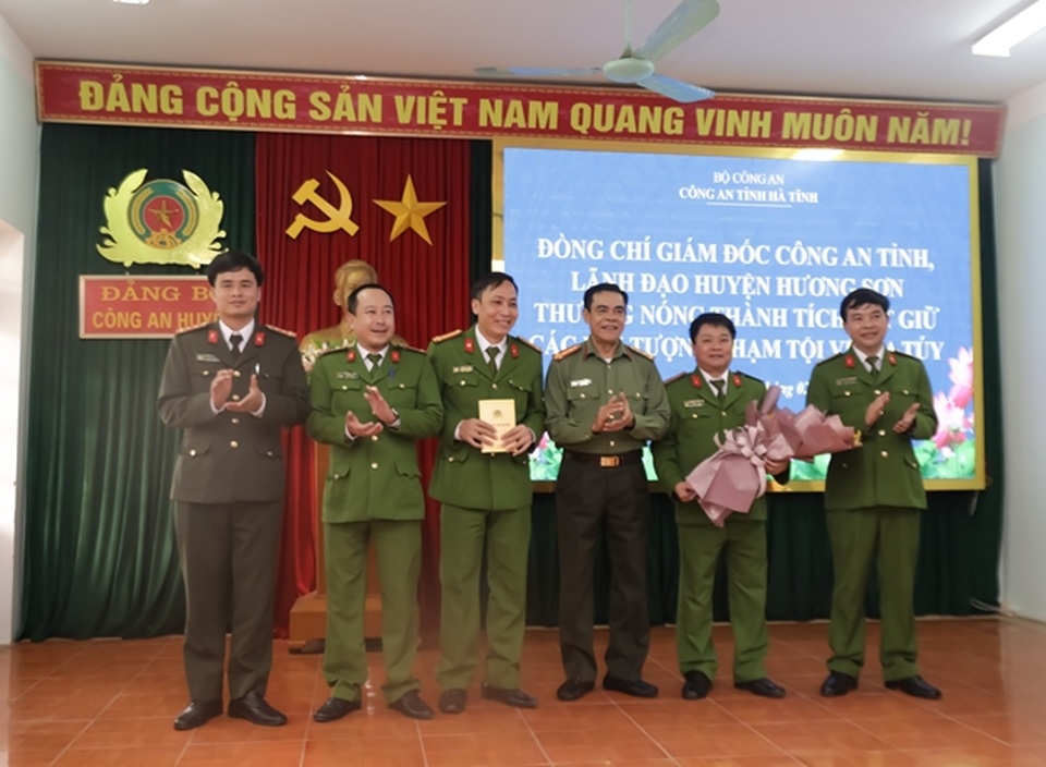 Cận cảnh lô ma túy 45kg bị chặn đứng khi đang tuồn vào Việt Nam - 6 Cận cảnh lô ma túy 45kg bị chặn đứng khi đang tuồn vào Việt Nam - 6