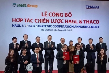 Thủ tướng Nguyễn Xuân Phúc: "Làm nông nghiệp sẽ giàu nếu biết ứng dụng công nghệ thông minh"