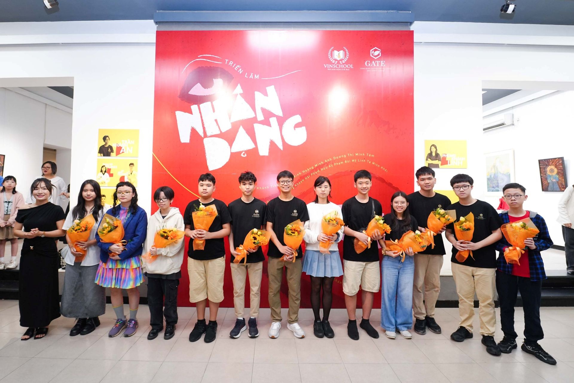 Nhóm tài năng trẻ Vinschool tổ chức Triển lãm nghệ thuật Nhân Dạng - 1 Nhóm tài năng trẻ Vinschool tổ chức Triển lãm nghệ thuật Nhân Dạng - 1