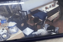 Quán phở gà Hà Nội trích xuất camera sau khi bị tố "đuổi khách ngồi xe lăn"