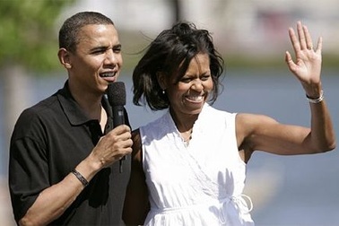 Khủng hoảng kinh tế, thu nhập nhà Obama giảm một nửa