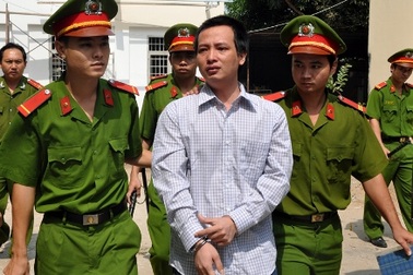 Dắt hôn thê chạy trốn, cán bộ “tín dụng đen” vẫn không thoát tội