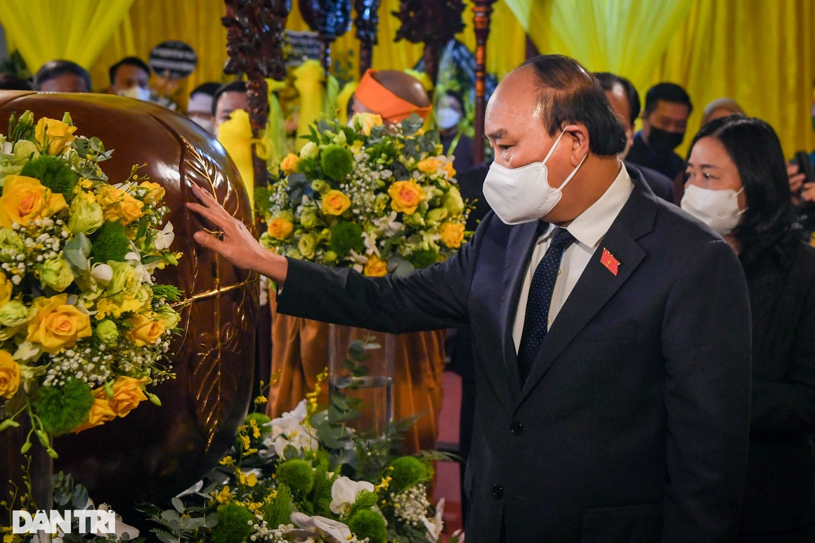 Chủ tịch nước Nguyễn Xuân Phúc dự lễ viếng Đại lão hòa thượng Thích Phổ Tuệ - 2 Chủ tịch nước Nguyễn Xuân Phúc dự lễ viếng Đại lão hòa thượng Thích Phổ Tuệ - 2