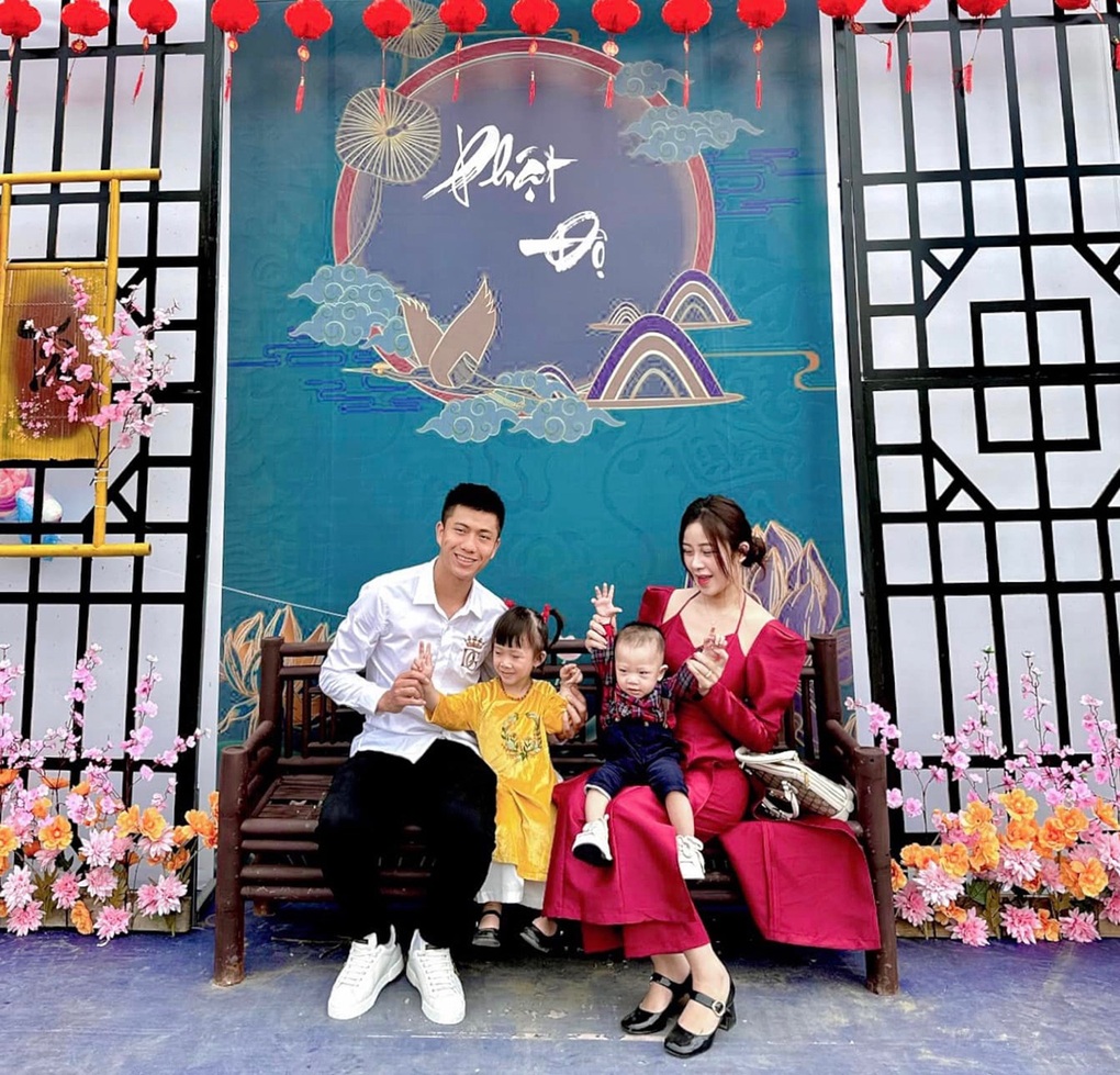 Tuyển thủ Việt Nam đón Tết trọn vẹn bên gia đình - 7 Tuyển thủ Việt Nam đón Tết trọn vẹn bên gia đình - 7