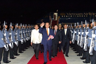  Thủ tướng Nguyễn Tấn Dũng tới Bangkok (Thái Lan)