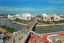 Thành phố Cà Mau cũng sắp... hết tiền trả lương cán bộ!