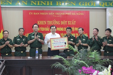 Chủ tịch Đà Nẵng thưởng “nóng” hai chuyên án về ma túy và thuốc nổ