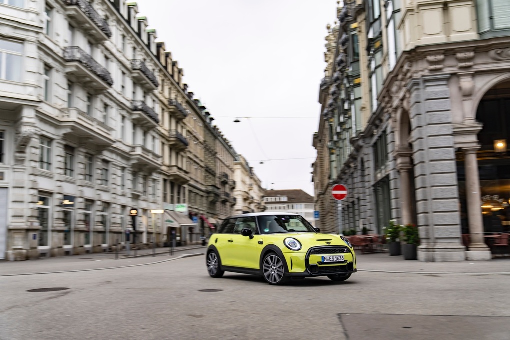 MINI 3-Cửa ưu đãi giá lên đến 50% phí trước bạ từ tháng 7 - 1 MINI 3-Cửa ưu đãi giá lên đến 50% phí trước bạ từ tháng 7 - 1