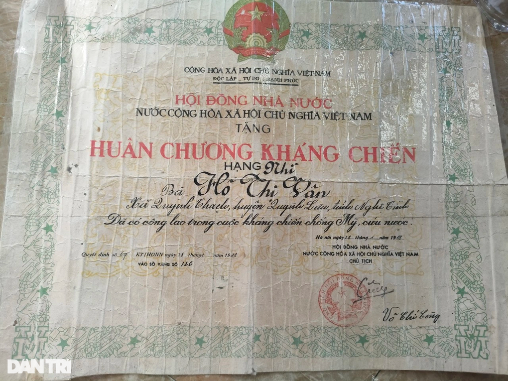 Mẹ già gần 80 tuổi chăm con 47 tuổi chỉ nặng 10kg - 7