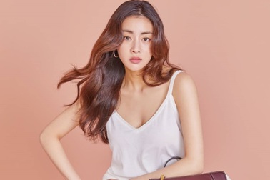 Tình cũ của Hyun Bin: Giảm 20kg sau sinh, có cuộc hôn nhân trong mơ