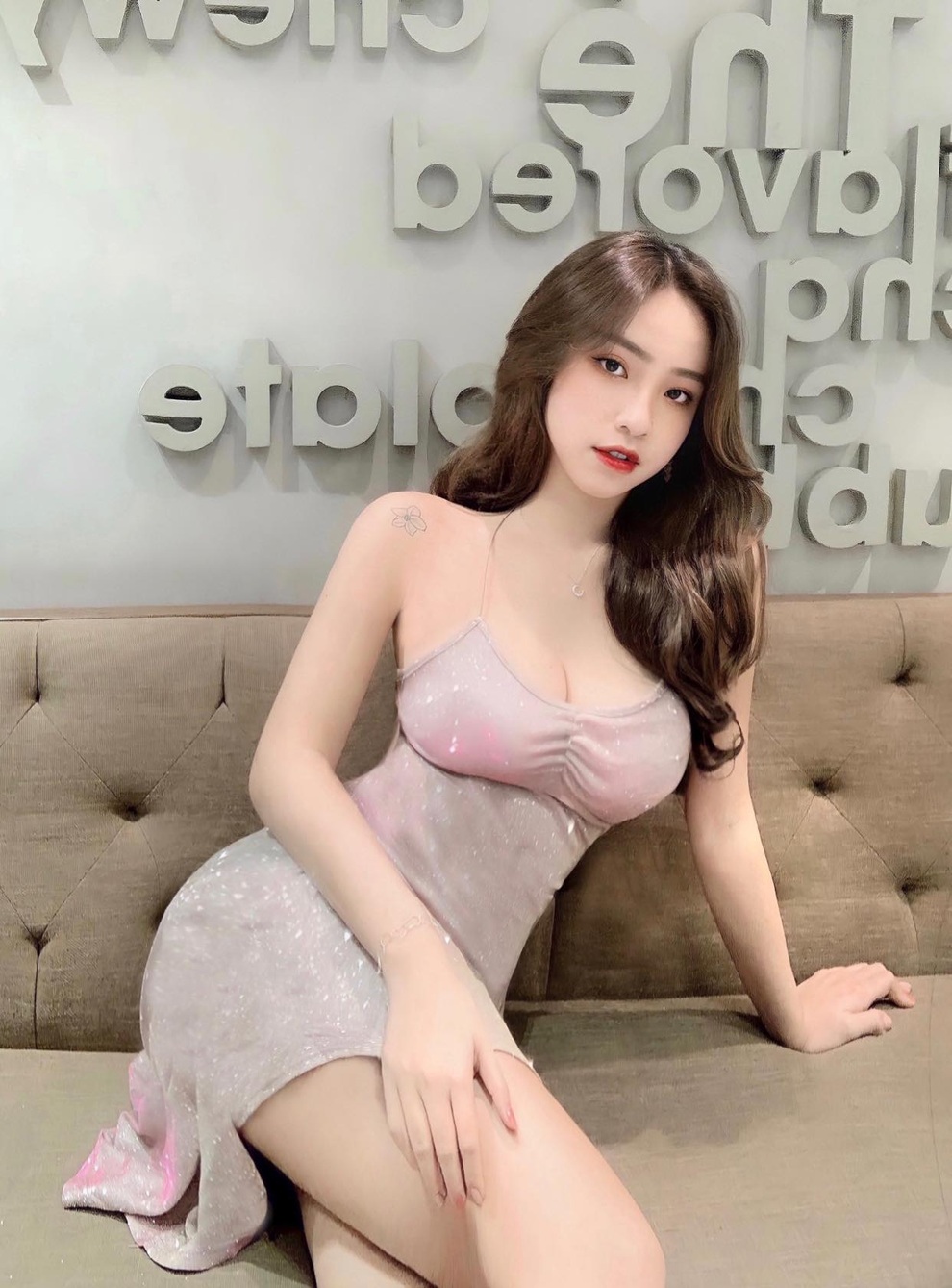 Chuộng đồ gợi cảm, nữ sinh ĐH Kinh tế khoe vóc dáng chuẩn từng centimet - 3 Chuộng đồ gợi cảm, nữ sinh ĐH Kinh tế khoe vóc dáng chuẩn từng centimet - 3