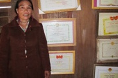 Người phụ nữ không “nhượng bộ” luật tục lạc hậu