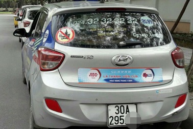 Hà Nội: Tài xế taxi bất ngờ bị khách cứa cổ trong đêm