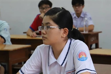 Xong thi chung, học sinh TPHCM cạnh tranh để vào lớp 10 chuyên