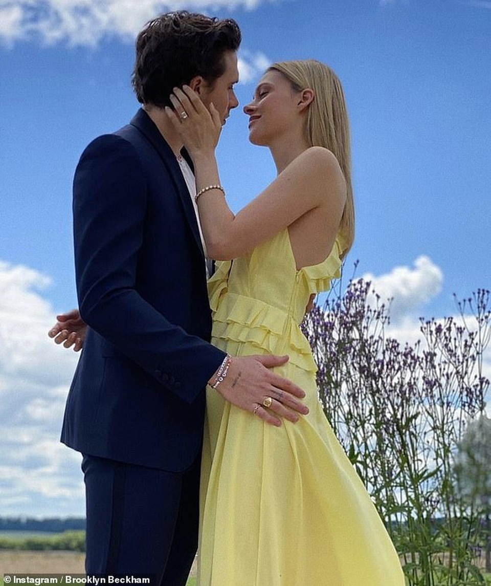 Con dâu trưởng xuất thân gia thế được Victoria Beckham khen ngợi hết lời - 2