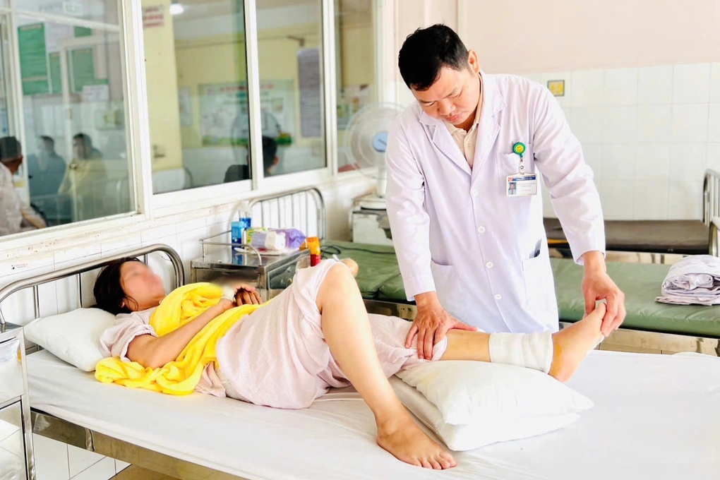 Người phụ nữ ở TPHCM gặp tai nạn nghiêm trọng khi nhảy dây - 2 Người phụ nữ ở TPHCM gặp tai nạn nghiêm trọng khi nhảy dây - 2