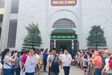 Điểm trúng tuyển vào lớp 10 THPT chuyên  - trường ĐH Khoa học Tự nhiên