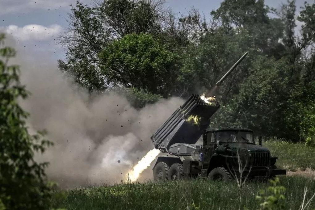 Ukraine tuyên bố phá hủy 11 kho đạn, vũ khí của Nga - 1 Ukraine tuyên bố phá hủy 11 kho đạn, vũ khí của Nga - 1