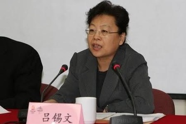 "Hổ lớn" đầu tiên tại Bắc Kinh bị "sờ gáy"