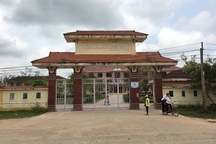 Học sinh đâm thầy giáo trọng thương đã đến bệnh viện xin lỗi thầy