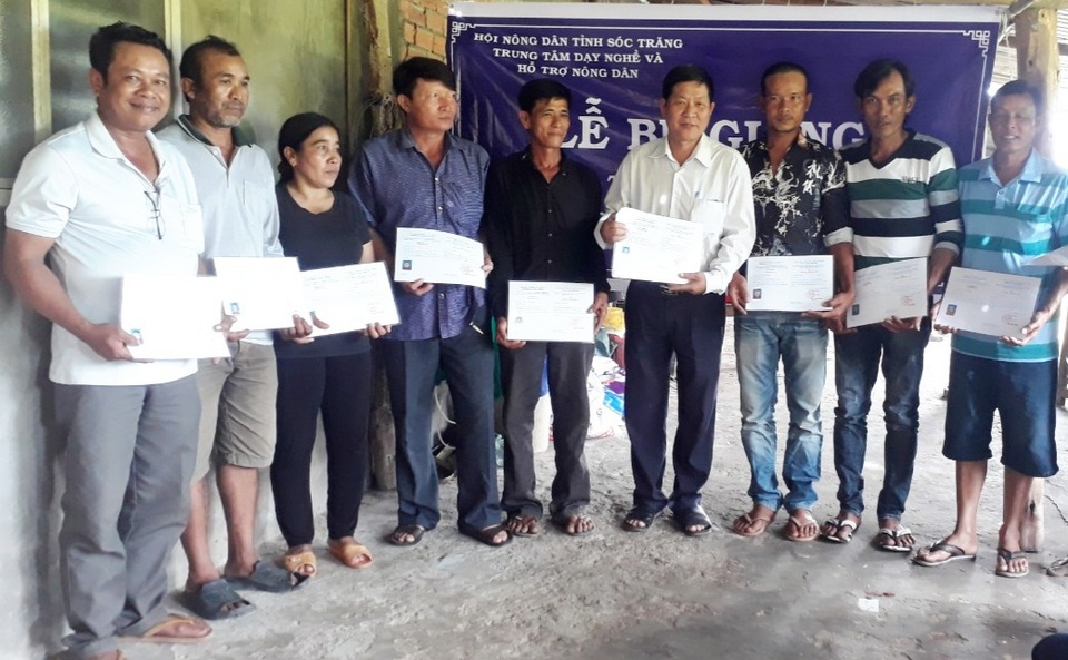 Sóc Trăng: Thoát nghèo từ Tổ hội nghề nghiệp nuôi bò sinh sản - 2 Sóc Trăng: Thoát nghèo từ Tổ hội nghề nghiệp nuôi bò sinh sản - 2