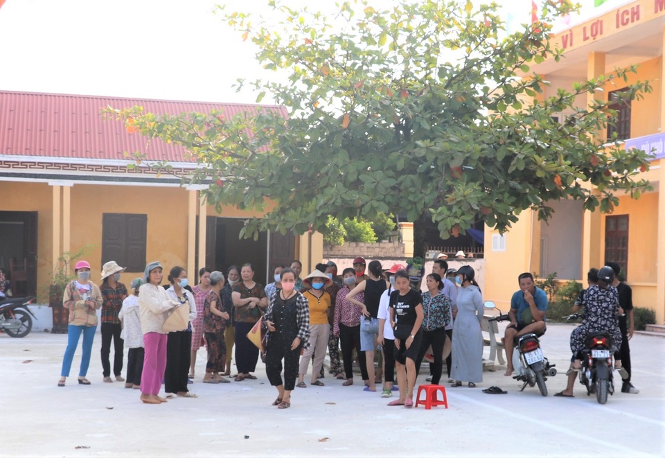 Hơn 60 học sinh vẫn chưa đi học sau khi trường chuyển địa điểm mới - 1 Hơn 60 học sinh vẫn chưa đi học sau khi trường chuyển địa điểm mới - 1