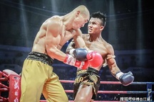 “Đệ nhất Thiếu Lâm” say rượu, chửi rủa “Vua Muay Thái”