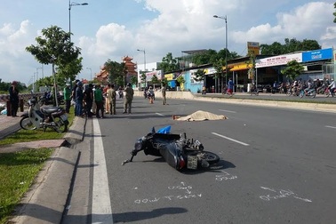 Tông chết người ở vòng xoay “tử thần”, tài xế lái xe bỏ chạy