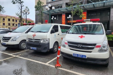 Vụ tài xế xe cấp cứu thu 21 triệu đồng: Sa thải lái xe và một điều dưỡng