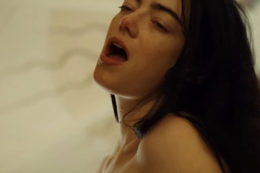 Emma Stone thừa nhận "không biết xấu hổ là gì" khi đóng cảnh nóng bạo liệt