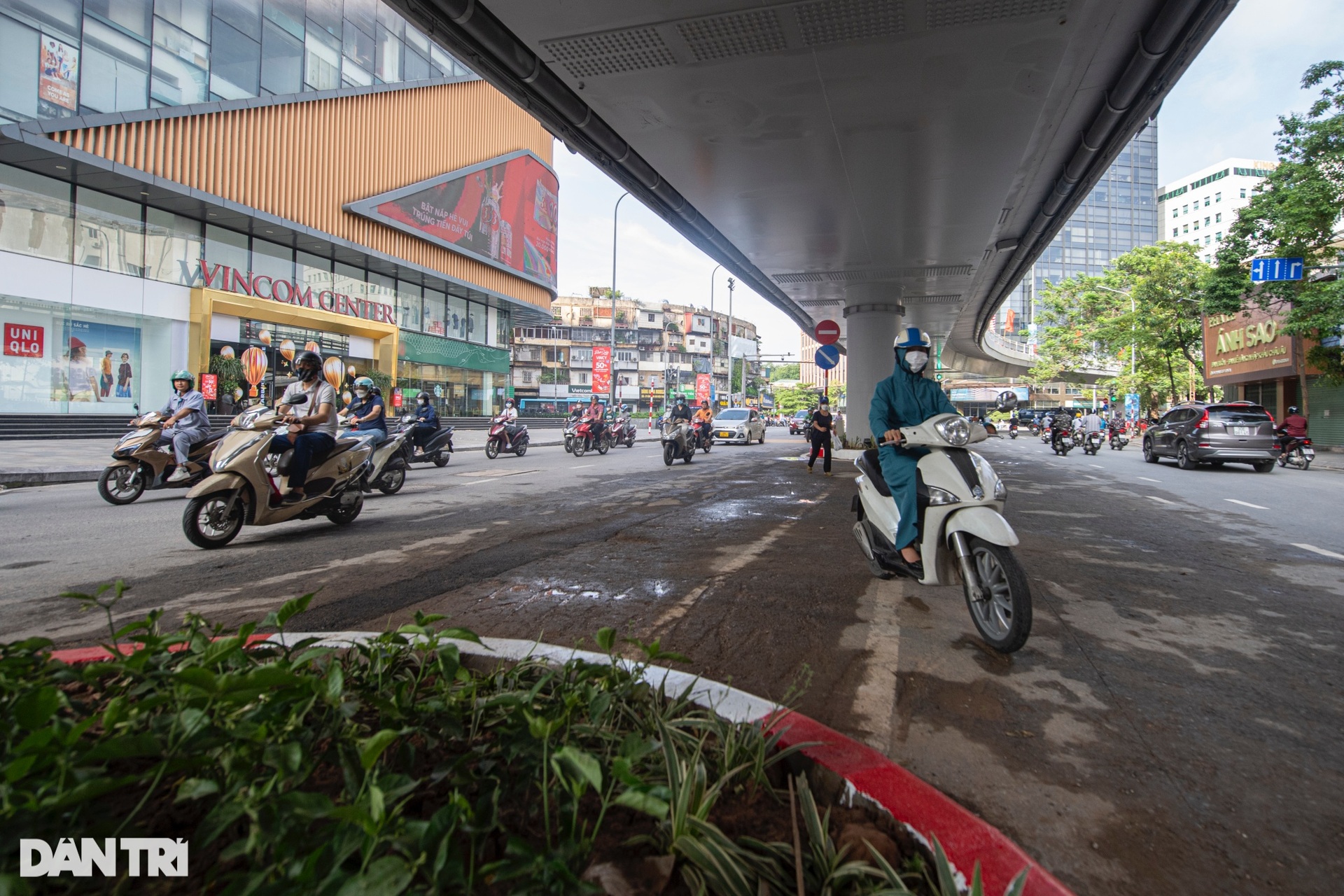 Thông xe cầu vượt chữ C đầu tiên ở Hà Nội, trị giá gần 150 tỷ đồng - 10 Thông xe cầu vượt chữ C đầu tiên ở Hà Nội, trị giá gần 150 tỷ đồng - 10