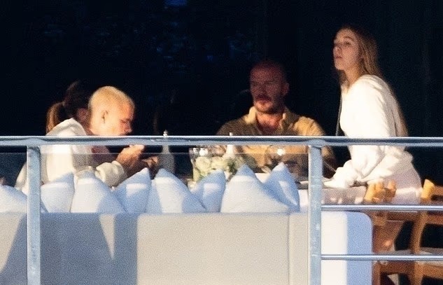 Nhà Beckham dằn mặt con dâu khi con trai cả khoe kỳ nghỉ xa hoa bên vợ - 4 Nhà Beckham dằn mặt con dâu khi con trai cả khoe kỳ nghỉ xa hoa bên vợ - 4