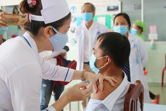 Đồng Tháp: Tiêm vaccine phòng Covid-19 đợt 5 cho hơn 87.000 người - Ảnh 1.