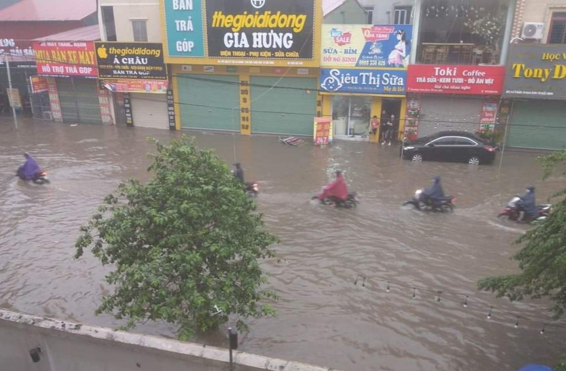 Biển nước chôn vùi ô tô ở Bắc Ninh - 6 Biển nước chôn vùi ô tô ở Bắc Ninh - 6