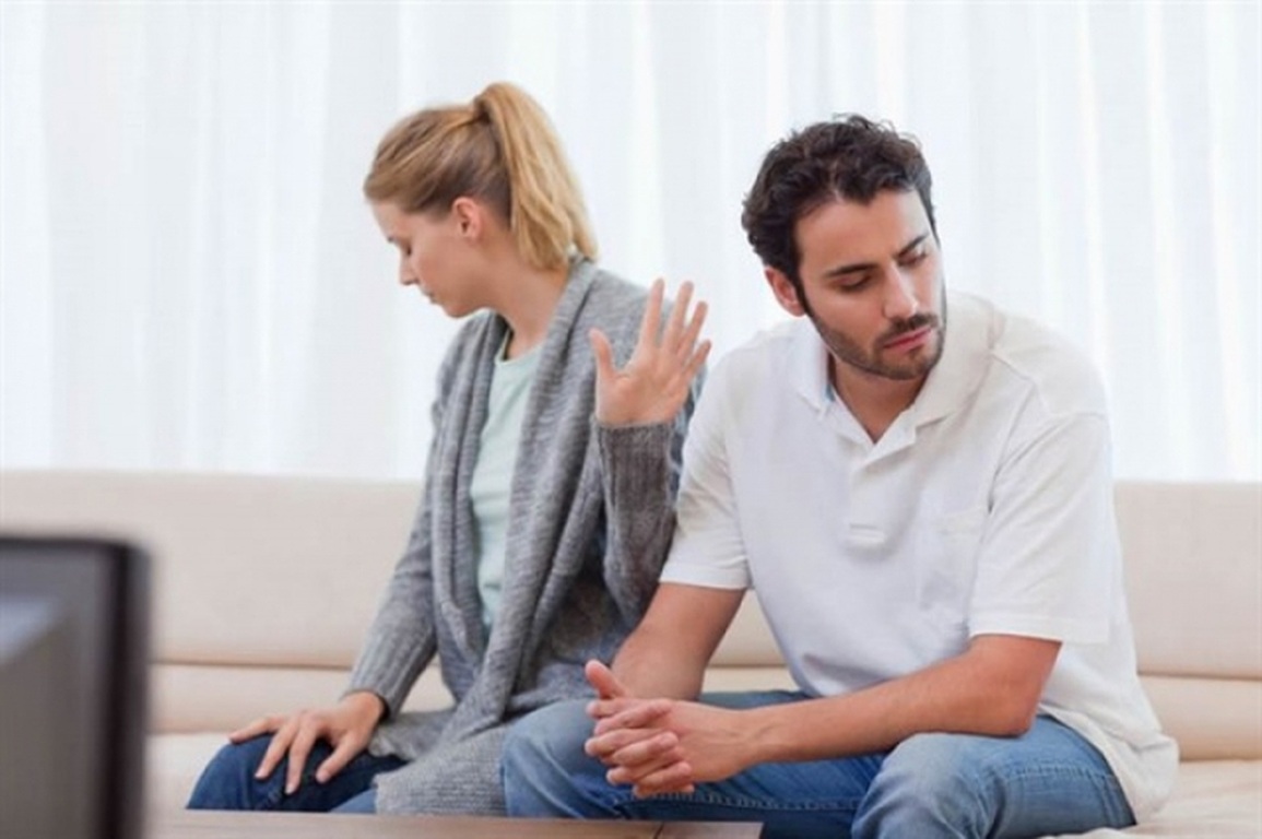 Ngột ngạt trong mối tình bị giam cầm - 1 Ngột ngạt trong mối tình bị giam cầm - 1