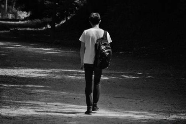 Nhiều người người trẻ "mặc cảm" vì Tết không thể "mang tiền về cho mẹ"