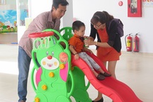 Giáo viên giữ trẻ ngoài giờ được tính 33.000 đồng/giờ