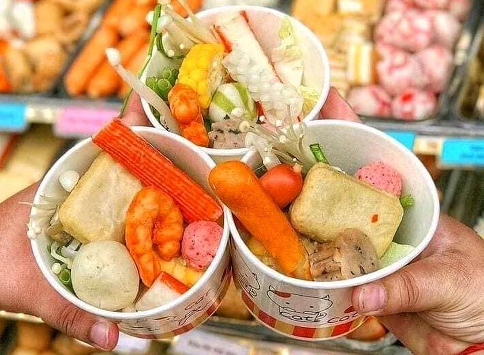 Chớm lạnh, lẩu ly hải sản giá 13.000 đồng lên cơn sốt - 1 Chớm lạnh, lẩu ly hải sản giá 13.000 đồng lên cơn sốt - 1