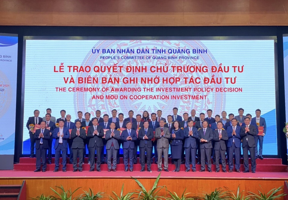 28 doanh nghiệp rót hơn 92.000 tỷ đồng vào Quảng Bình - 4 28 doanh nghiệp rót hơn 92.000 tỷ đồng vào Quảng Bình - 4