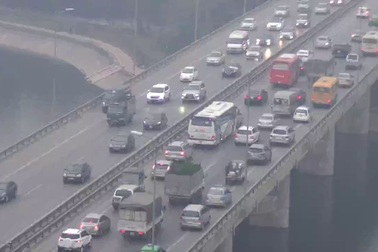 Ùn tắc nghiêm trọng đường trên cao