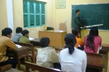 “U50” đi học xóa mù chữ 